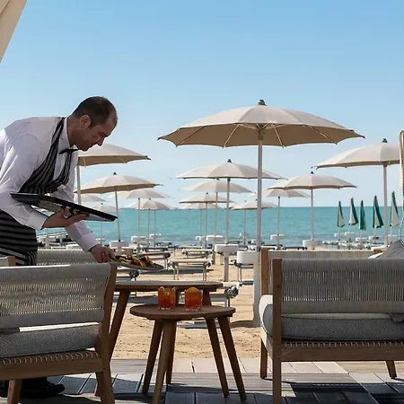 Adriatic Palace מלון 4*