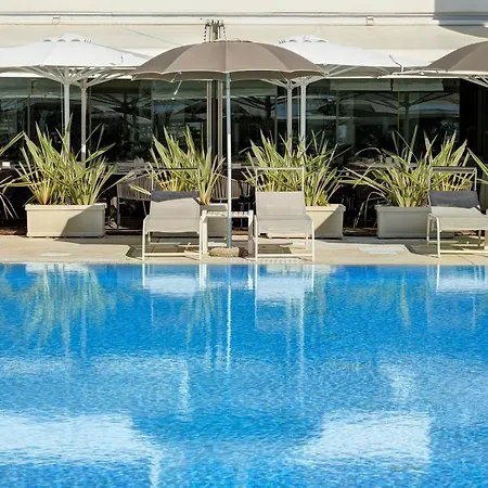 Adriatic Palace מלון